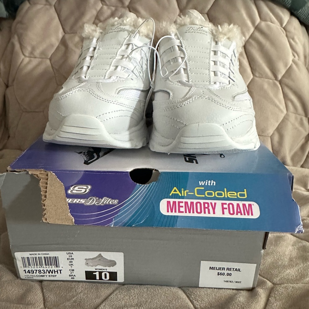 Skechers White Sneakers with Plush Lining